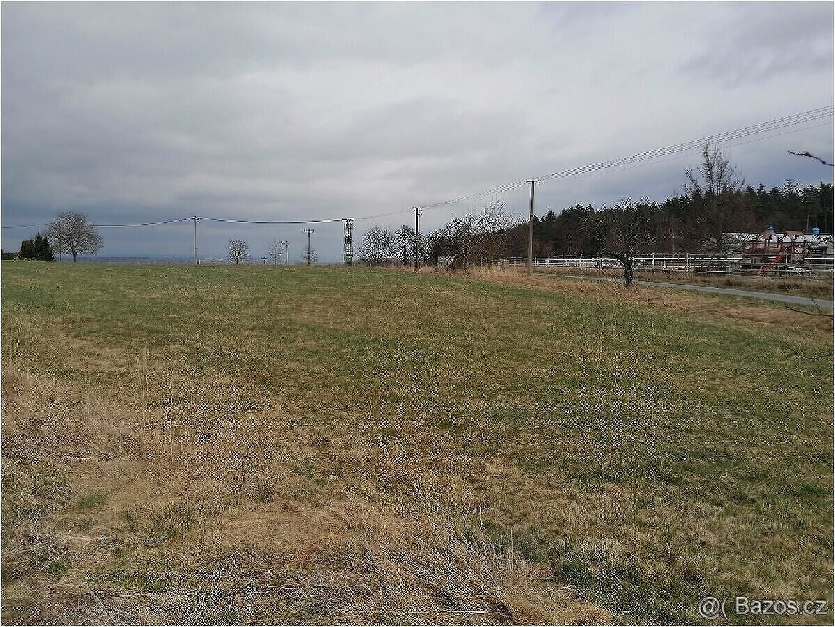 Pronájem stavebního oploceného pozemku CELKEM 2 MÍSTA - 2