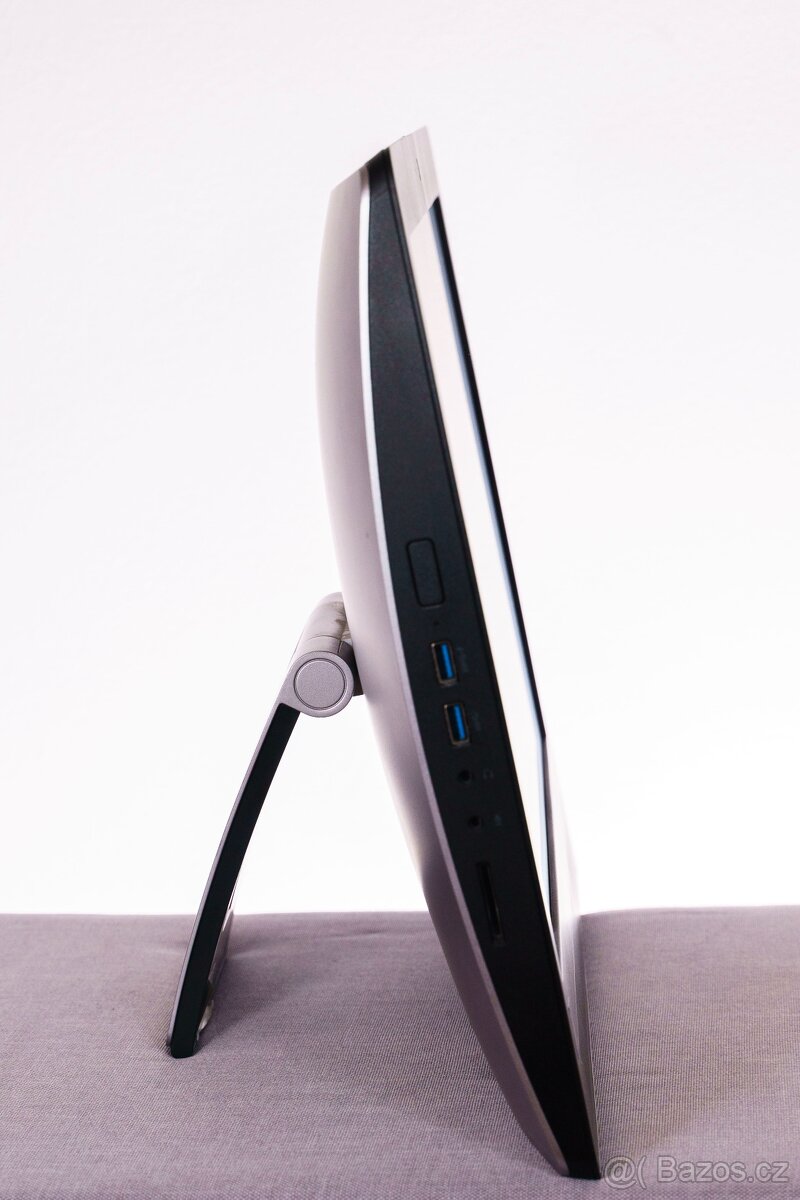 PC v monitoru AIO HP i5 480GB SSD HDD 16GB RAM - 2