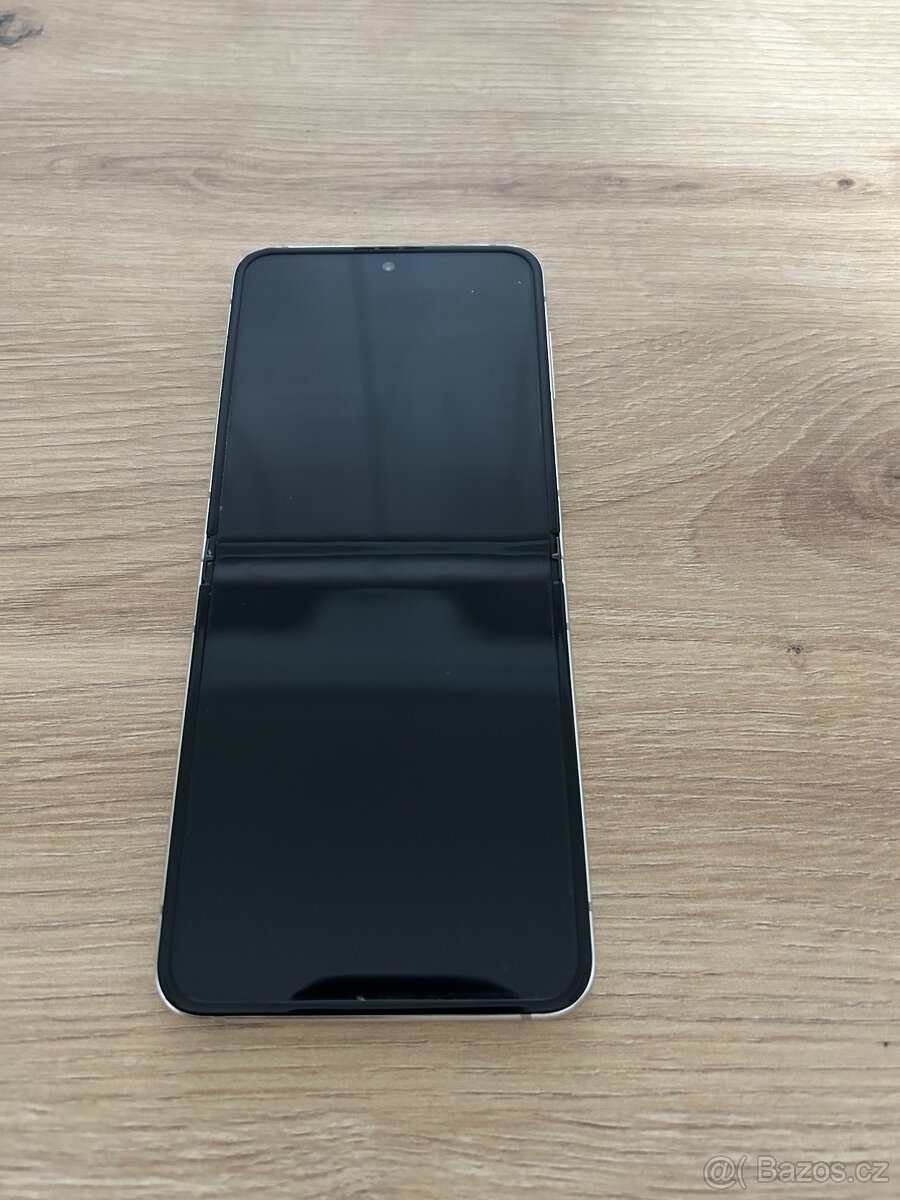 Samsung Galaxy Z Flip5 256Gb,záruka - 2