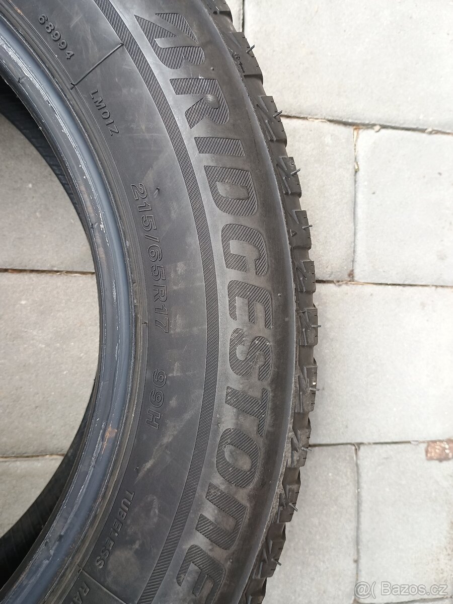 Zimní pneu 215/65/R17 - 2