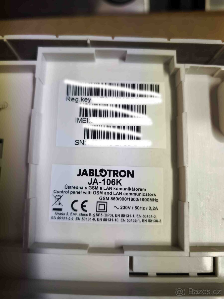 Zabezpečovací ústředna JABLOTRON JA-106K - 2