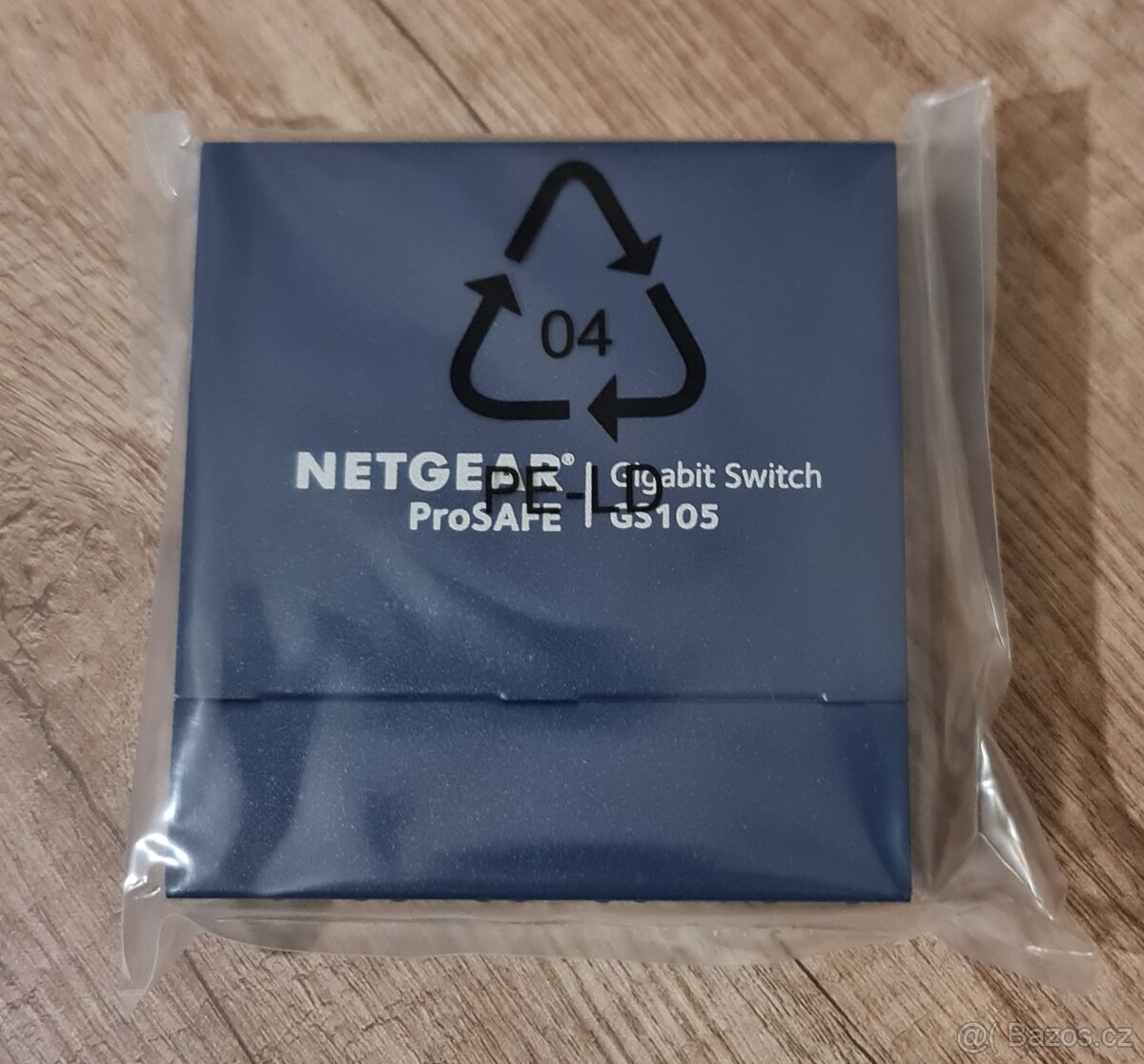 Netgear ProSAFE GS105 GbE switch - 2