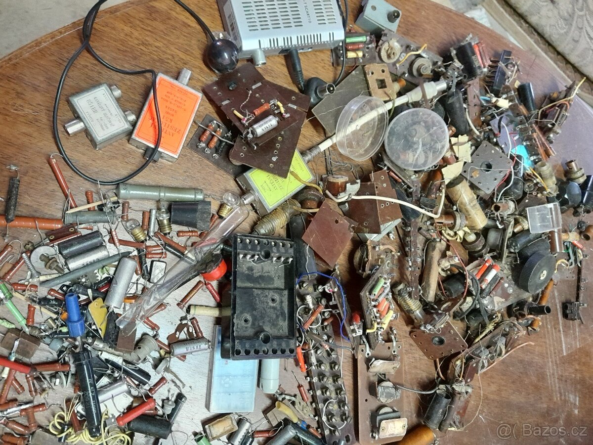 Staré elektrosoučástky - 2