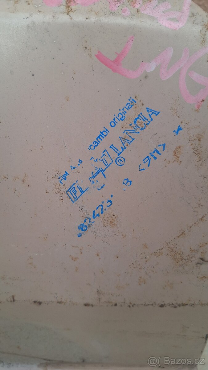 Pravé přední dveře Lancia Delta Prisma - 2