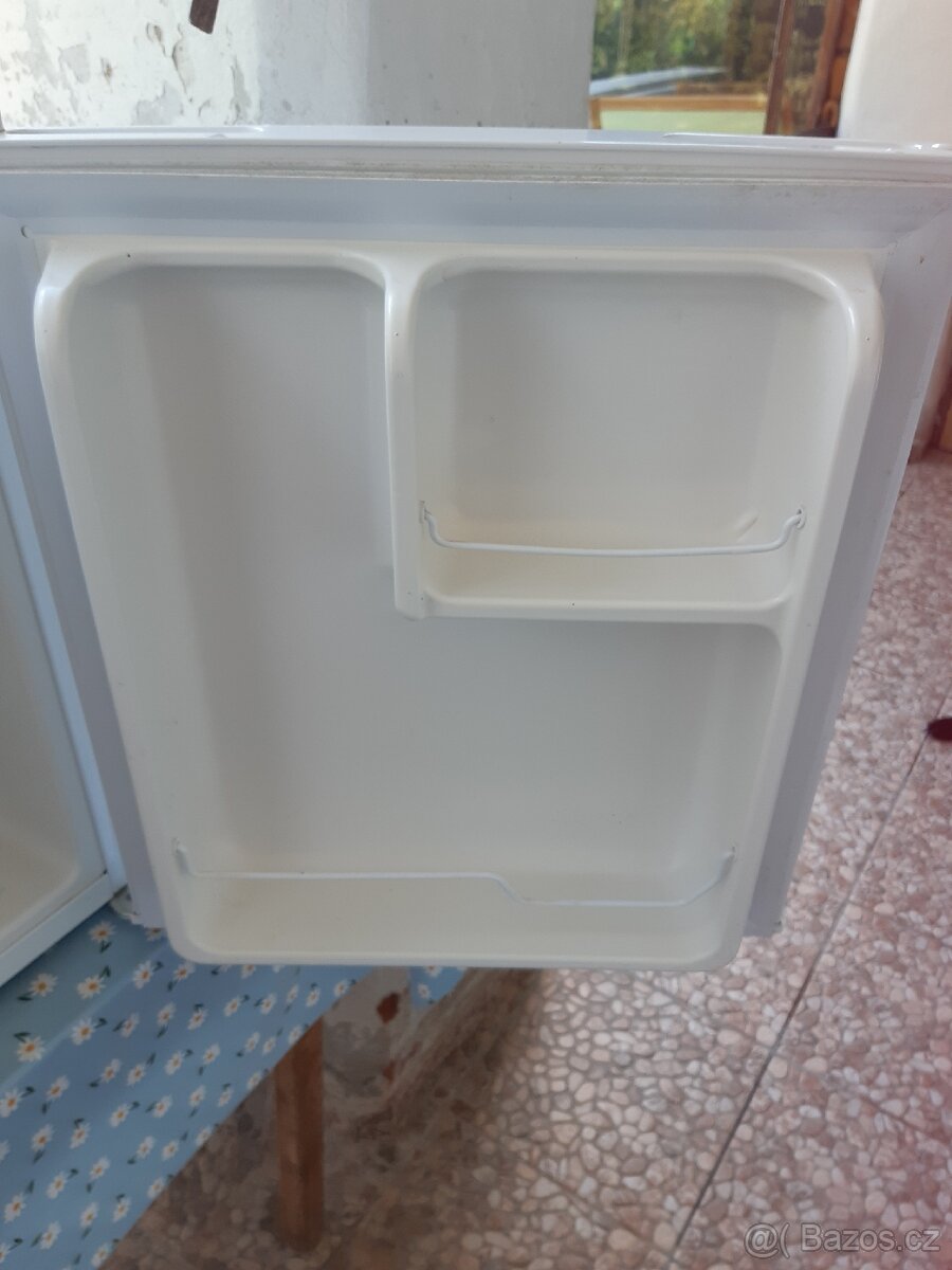 Mini lednička s mini mrazáčkem - 2