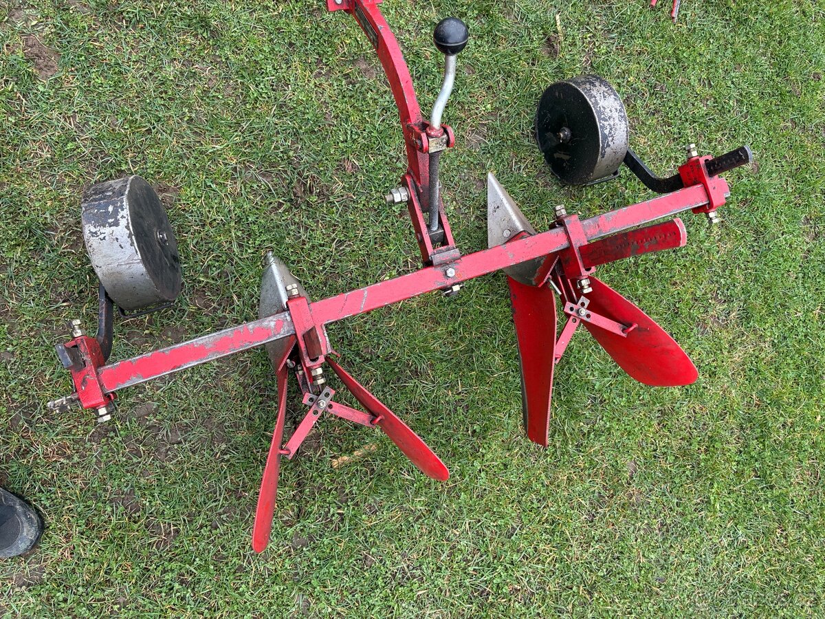 Hrobkovač AHR-301 - 2