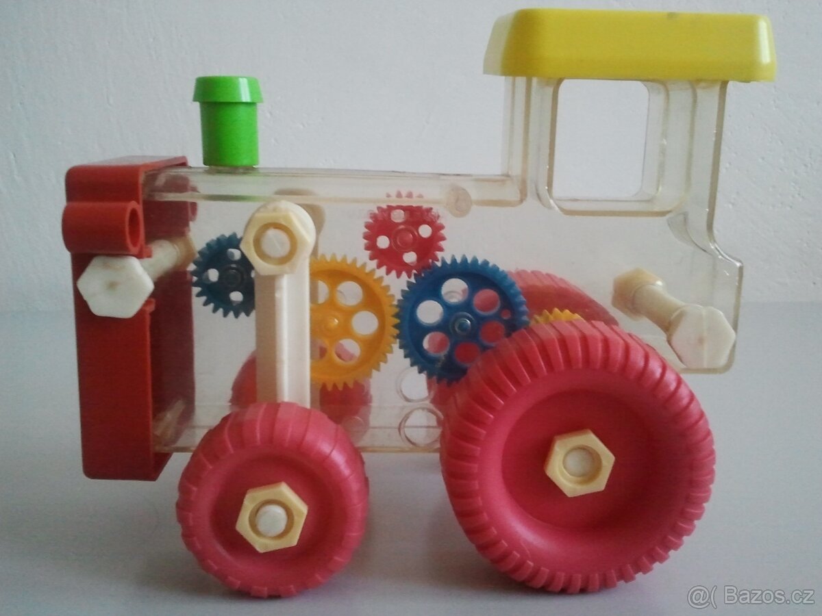 hračka traktor - 2