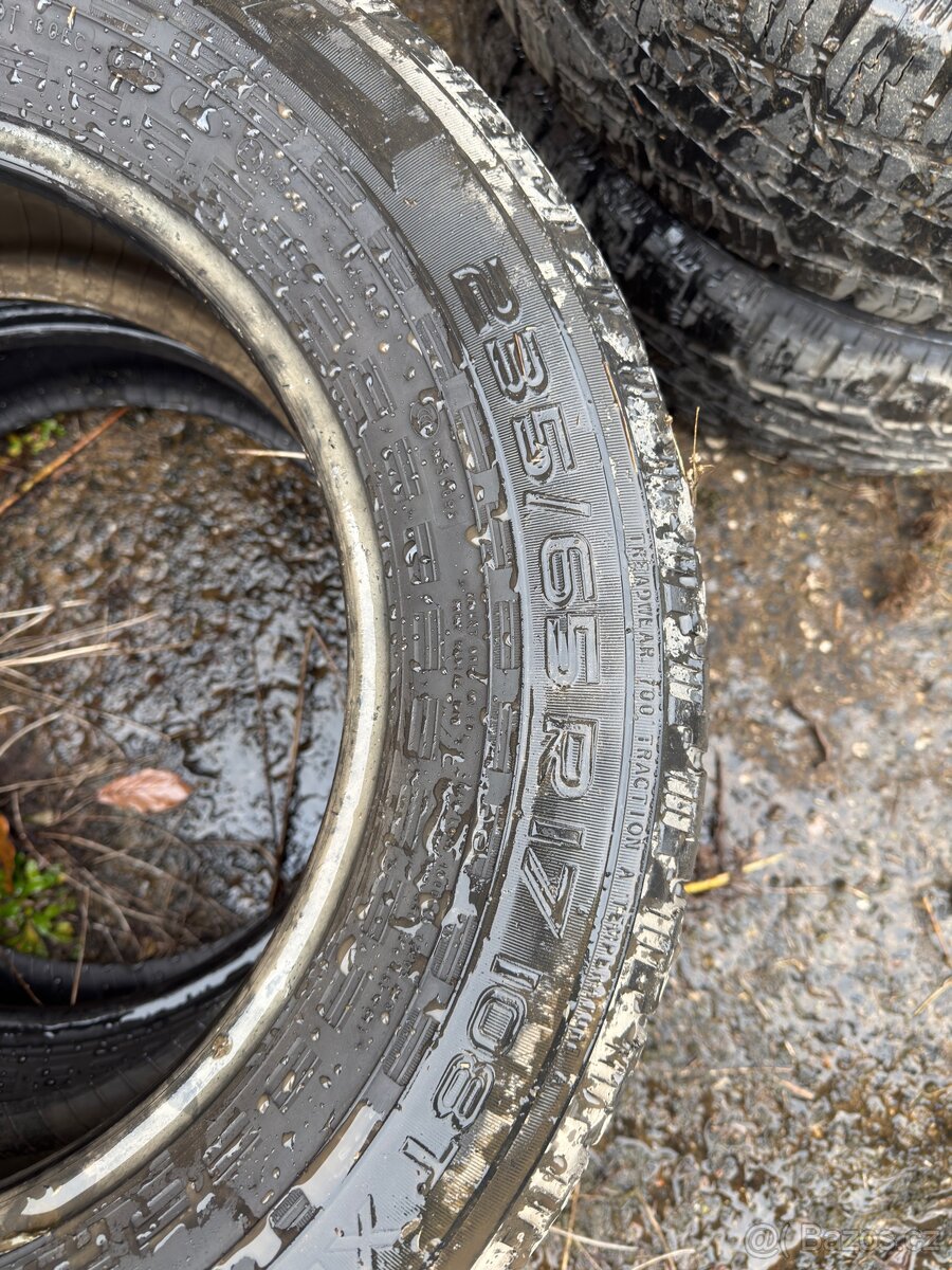 Zimní pneu 235/65 r17 - 2