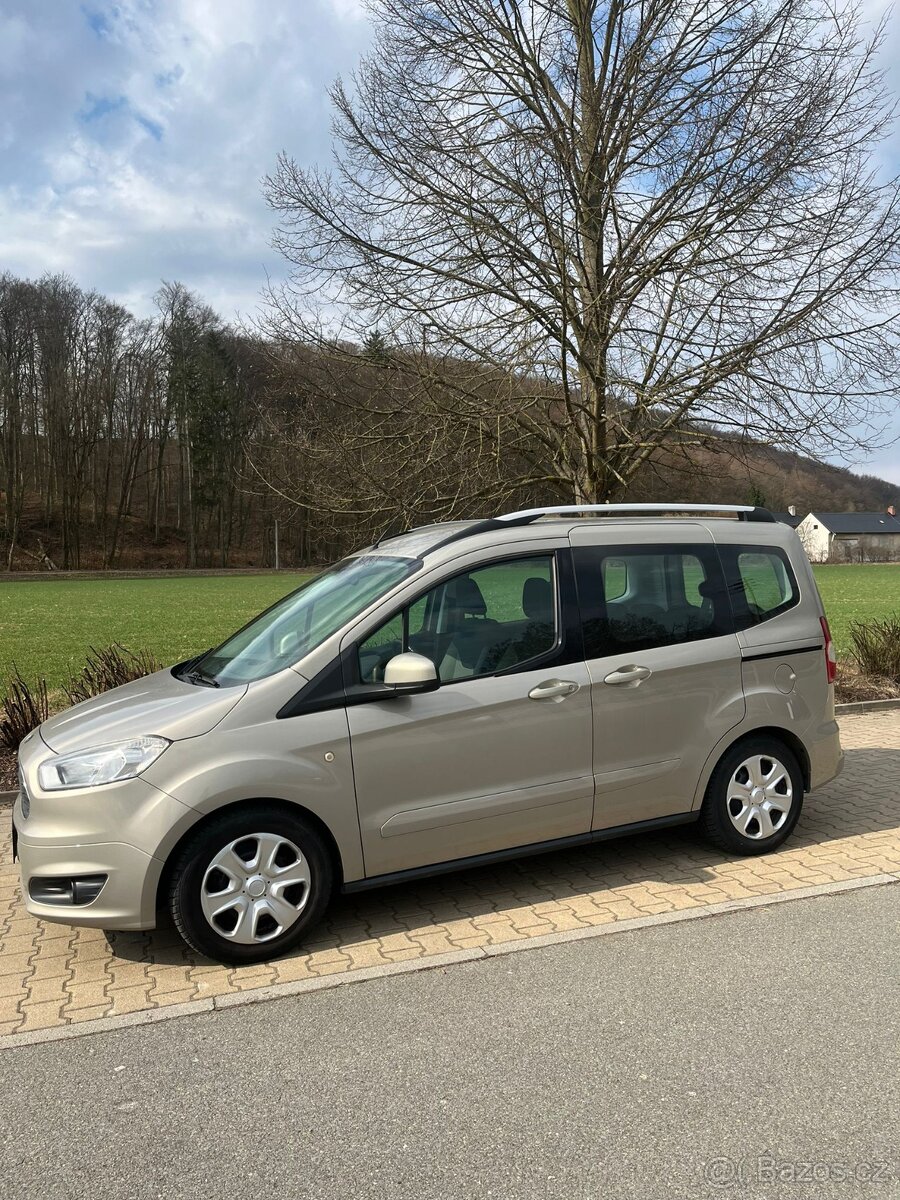 Ford Tourneo courier 1.0 Benzín - 2