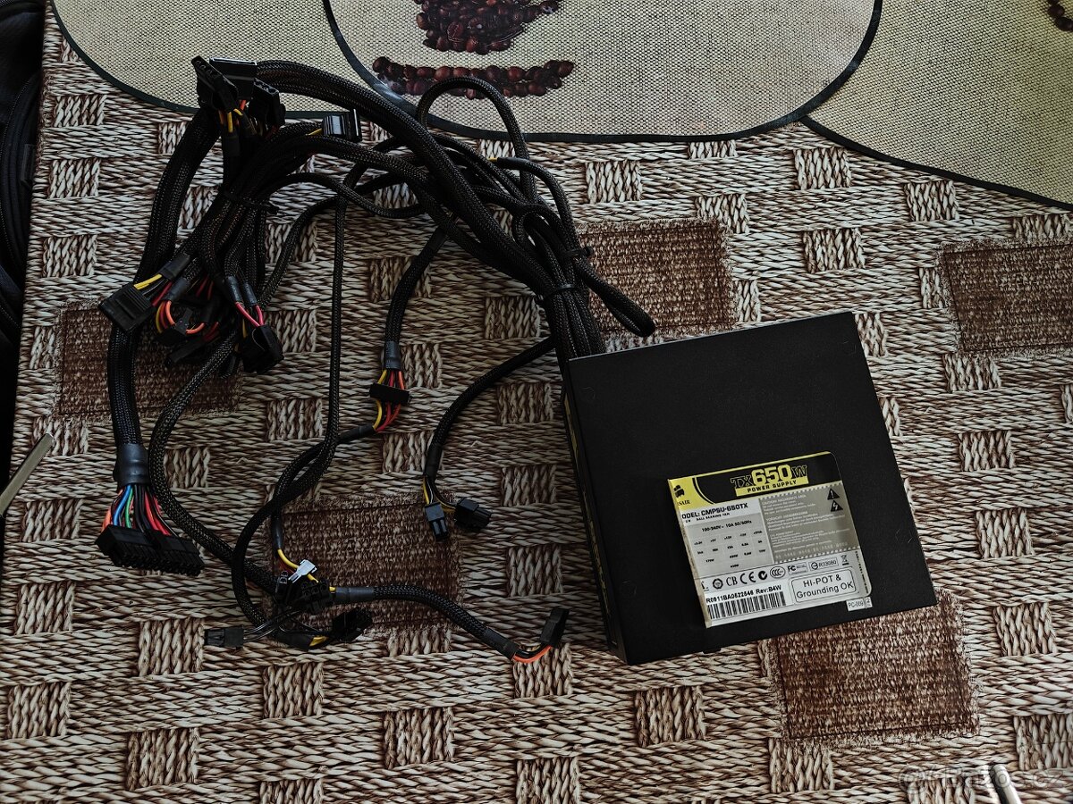 Corsair TX 650W - 2