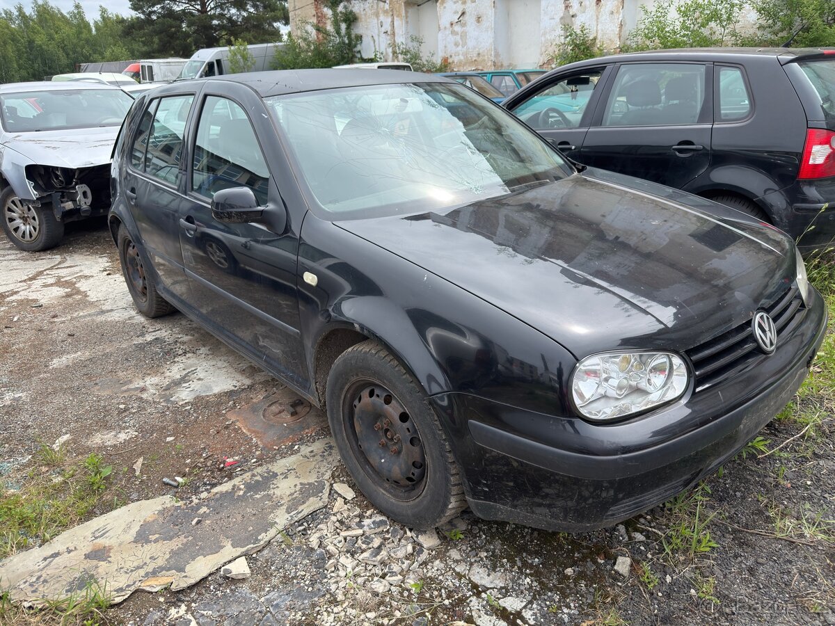 Volkswagen Golf 1.6SR 77kw - 2