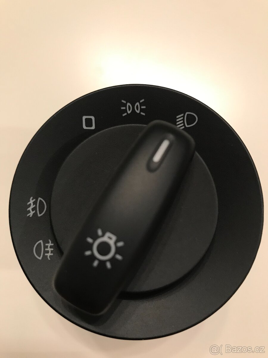 Prodam spinac ovladani svetel OCTAVIA II - 2