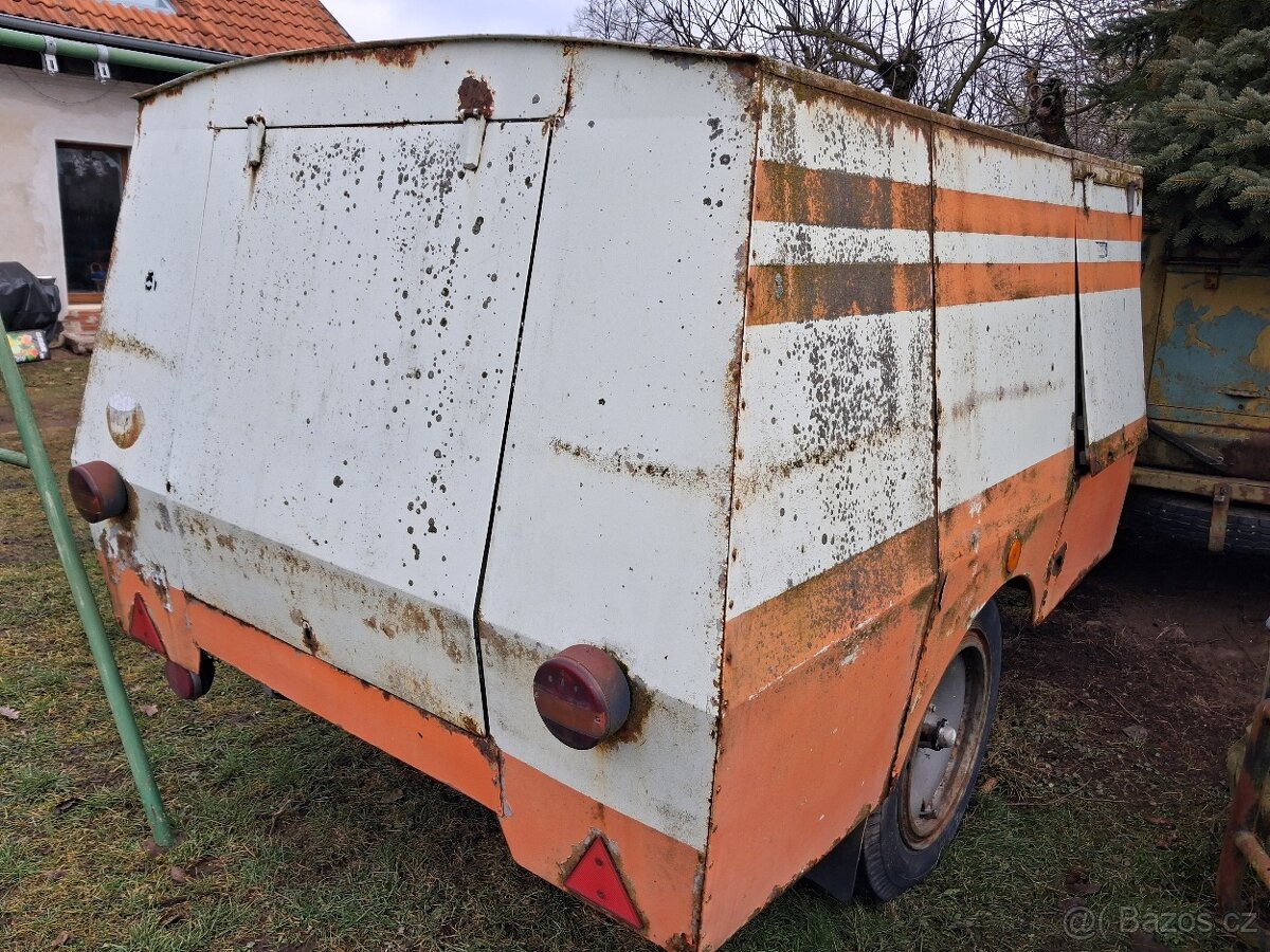 Vlek za autobus Karosa , přívěs - 2