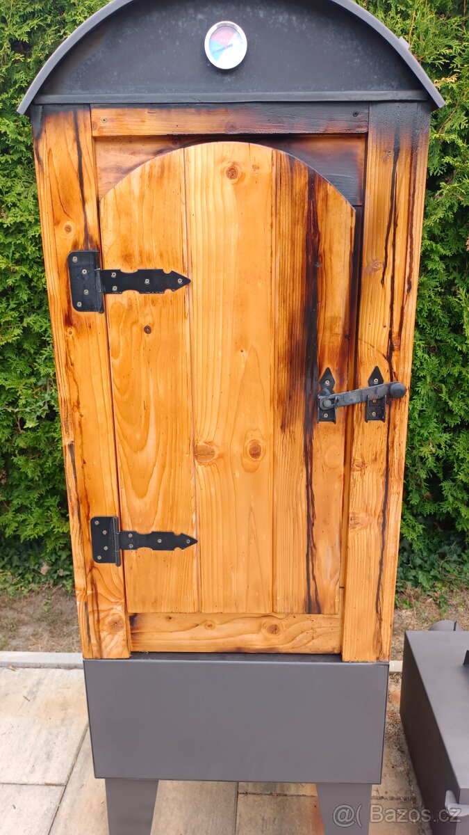 Prodám pěknou dřevěnou udírnu - 2