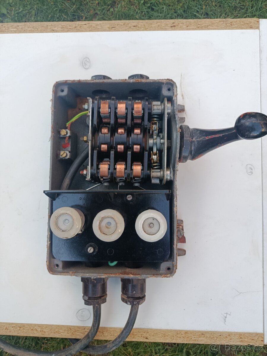 Vypínač 25A - 2