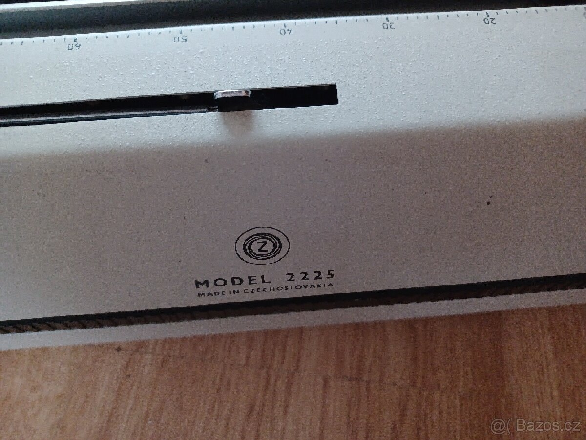 Psací stroj Consul 2225 a 2226 - 2
