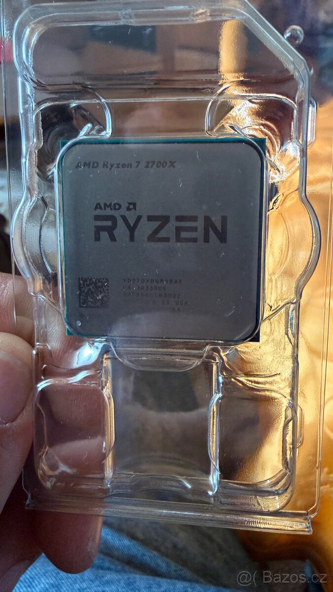 Procesor AMD Ryzen 7 2700X + box chladič - 2