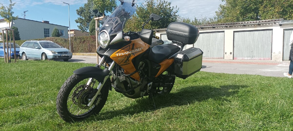 Honda transalp 700