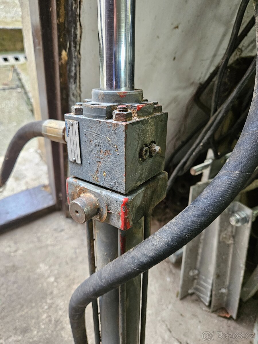 Hydraulický válec - 2