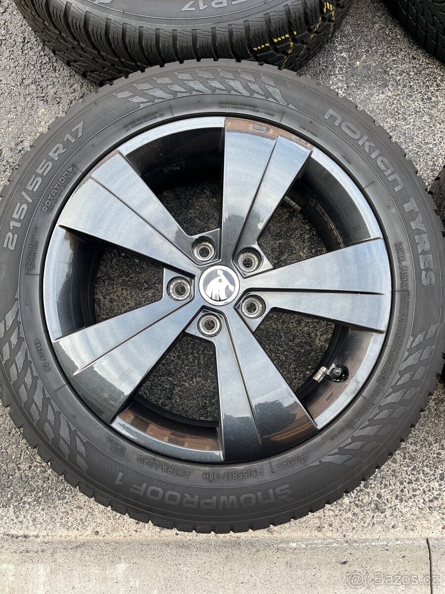 Alu kola 215/55/R17 originál škoda - 2
