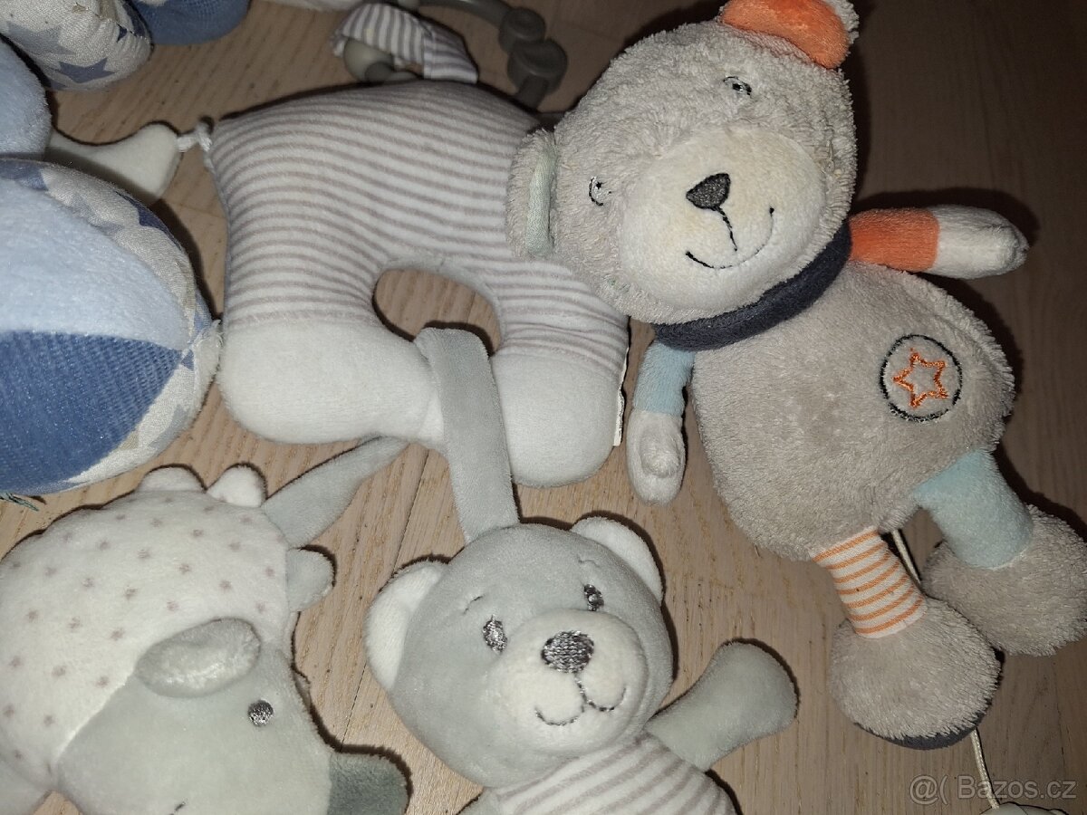 Plysaci, medvidek hraje - 2