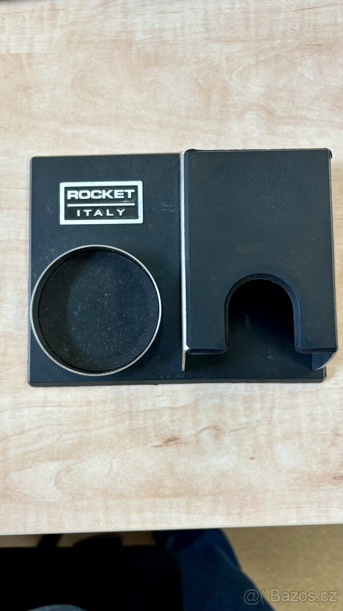 Rocket Espresso pěchovací tampovací stanice - 2