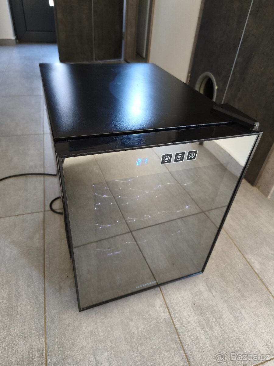 Lednice na víno / Vinotéka - 2