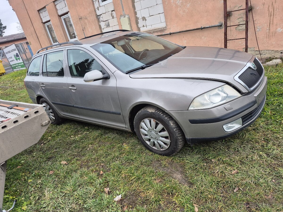Škoda octavia 2 - zachovalý předek - 2