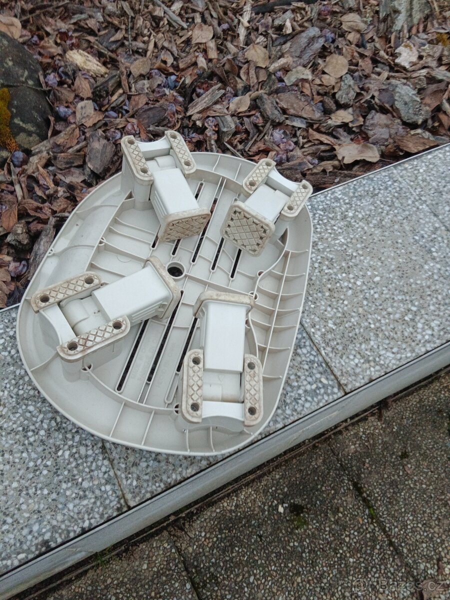 Sedátko do vířivky - 2