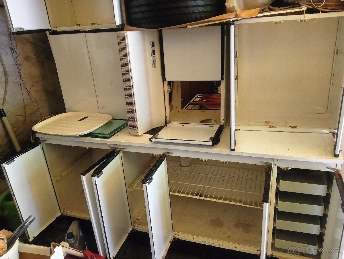 Plechová kuchyňská linka horní skříňky - 2