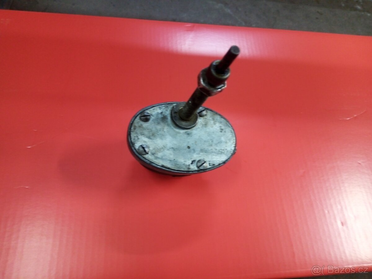 Motorek stěračů - 2