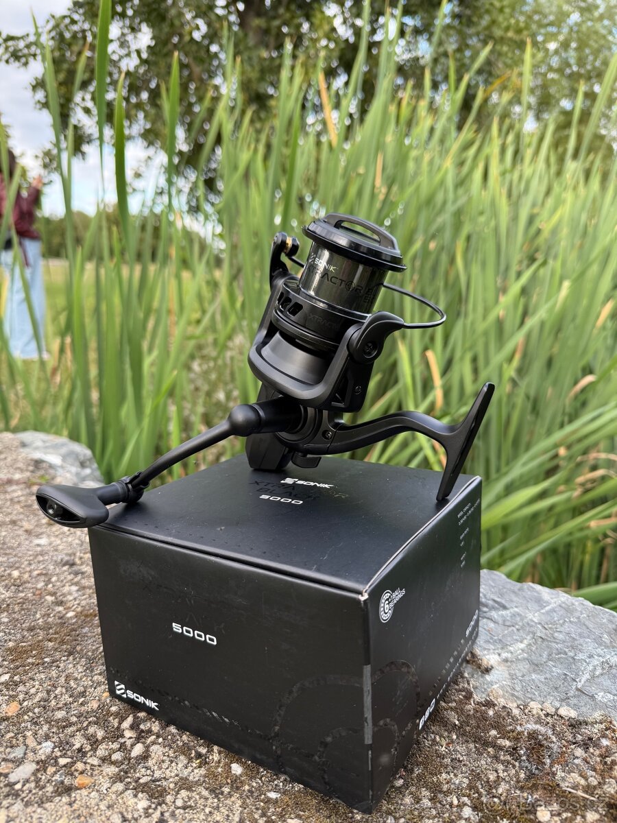 Kaprový naviják Sonik Xtractor Black 5000 – NOVÝ, sleva - 2