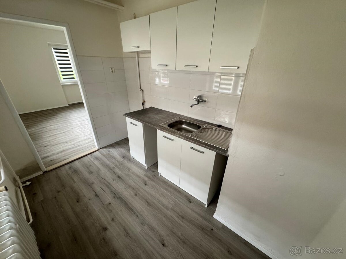 (325) Pronájem, byt 1+1, 31 m, Okružní 232, Meziboří - 2