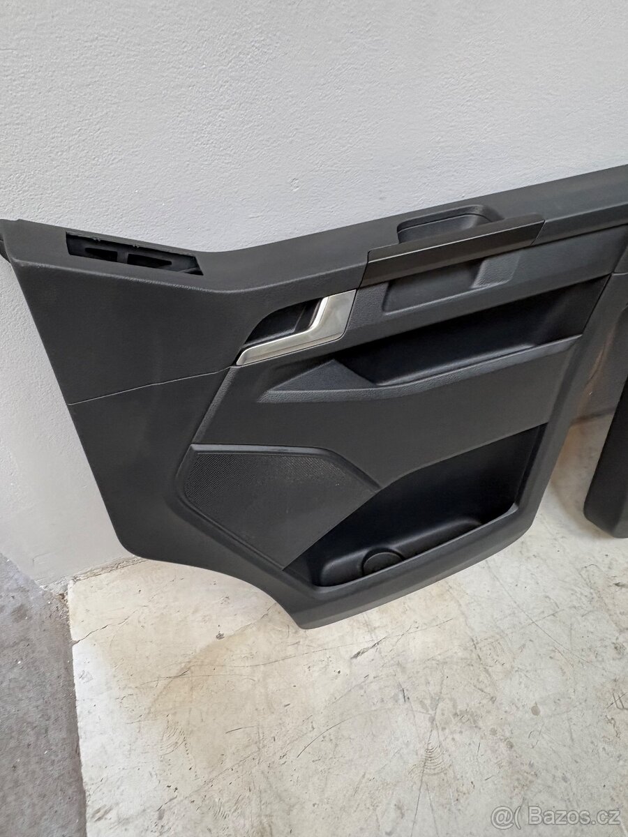 Tapecír / obložení dveří Vw T6 Černé provedení - 2