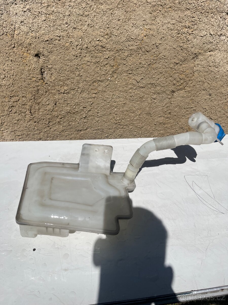 Prodám NÁDRŽ OSTŘIKOVAČŮ - 2