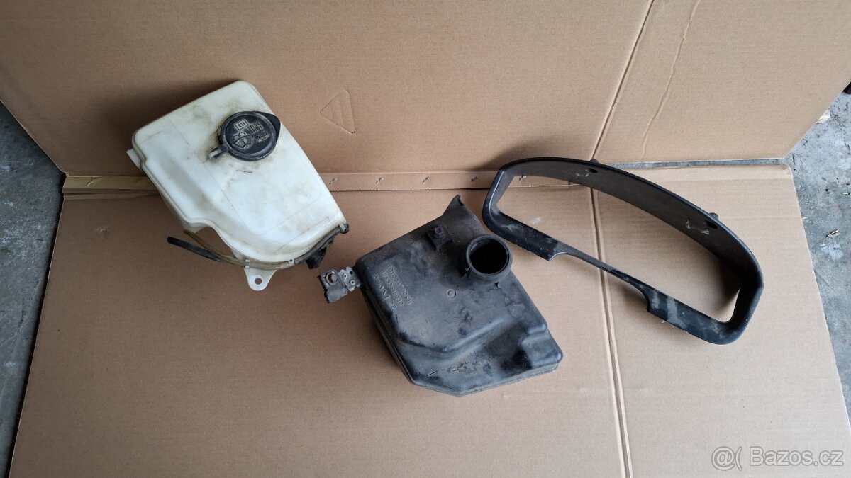 Toyota CarinaE - soubor náhradních dílů - 2