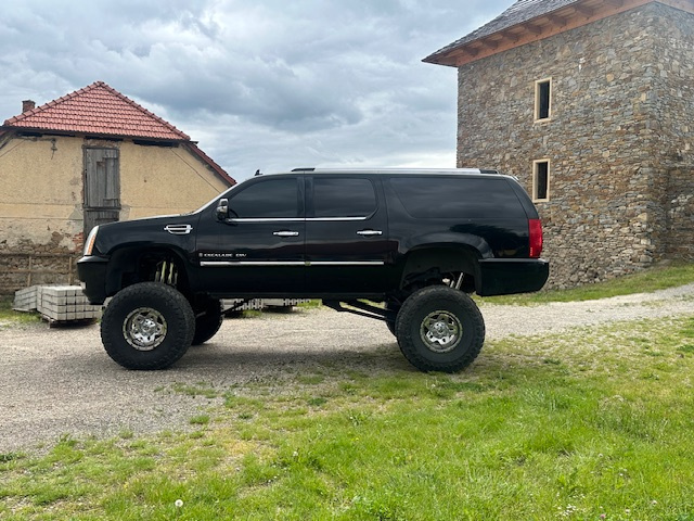 Cadillac Escalade ESV podvozek FTS i na splátky každému - 2