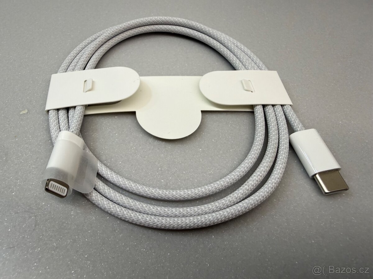 Originální Apple kabely, nové - 2