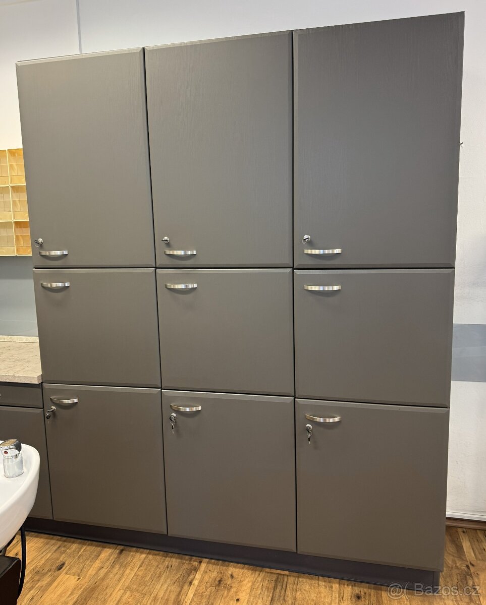 Kuchyňská linka z kadeřnictví - 2