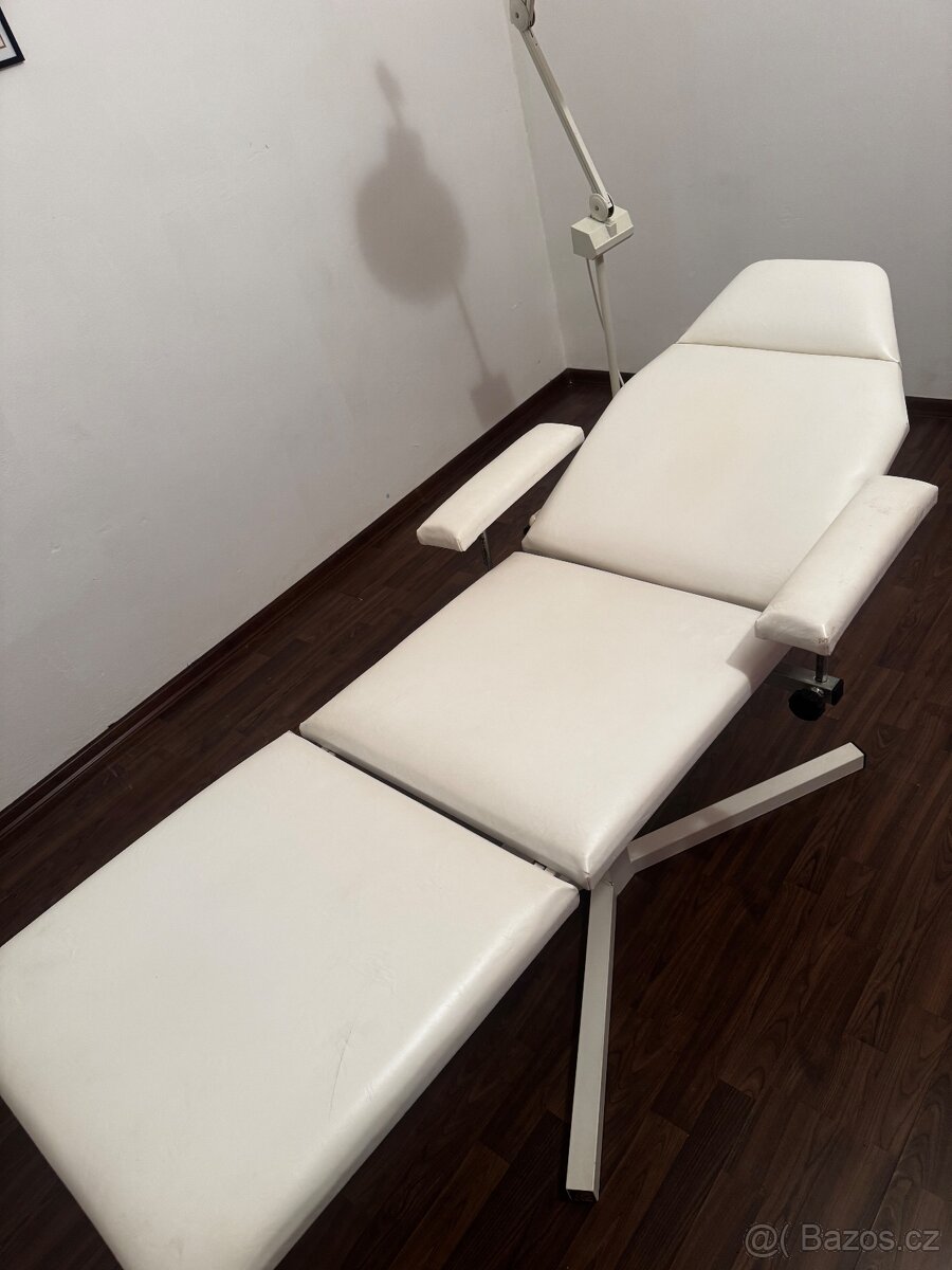 Kosmetické lehátko s lampou a lupou - 2