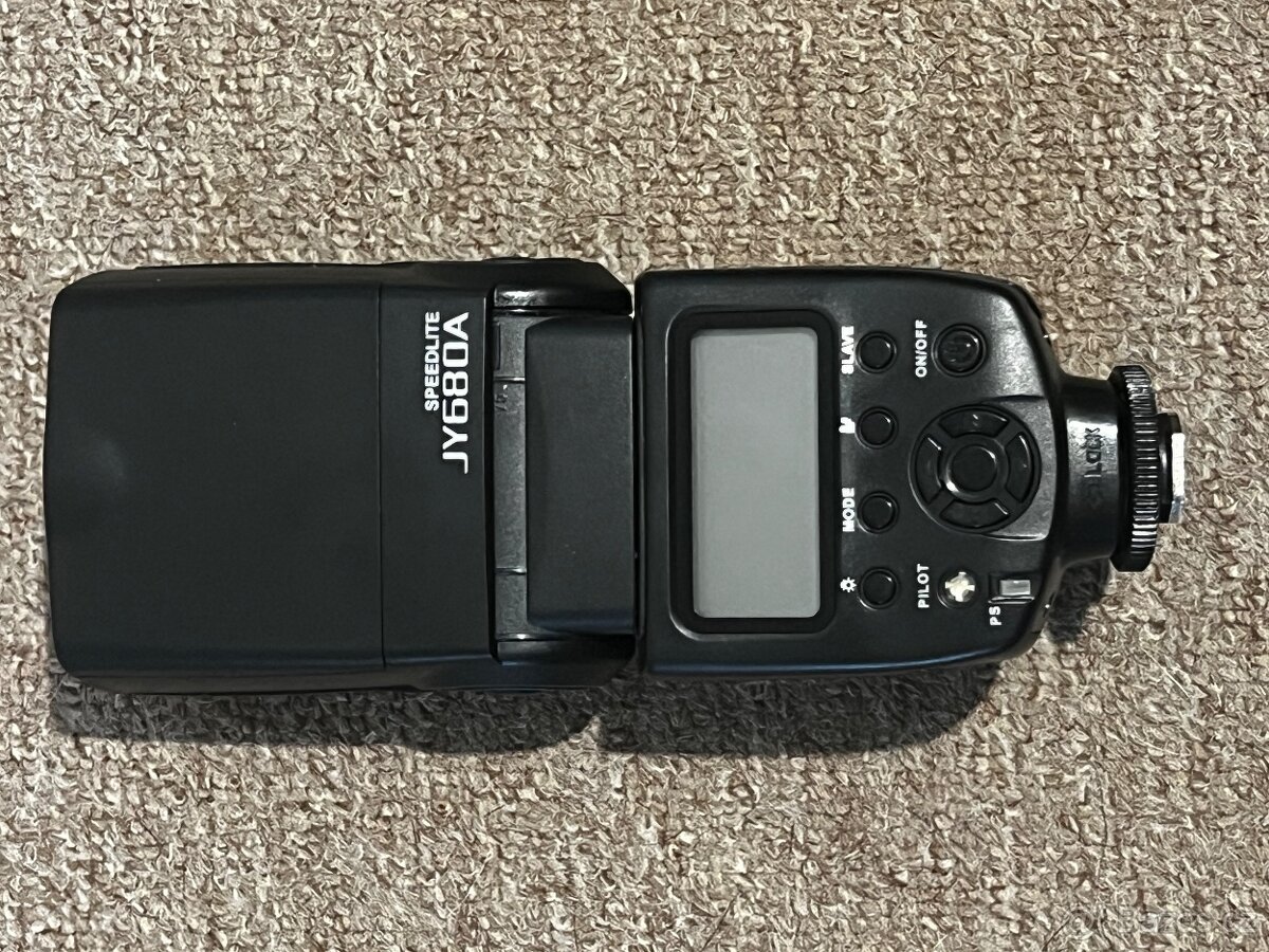 Prodám zrcadlovku Nicon D3100 - 2