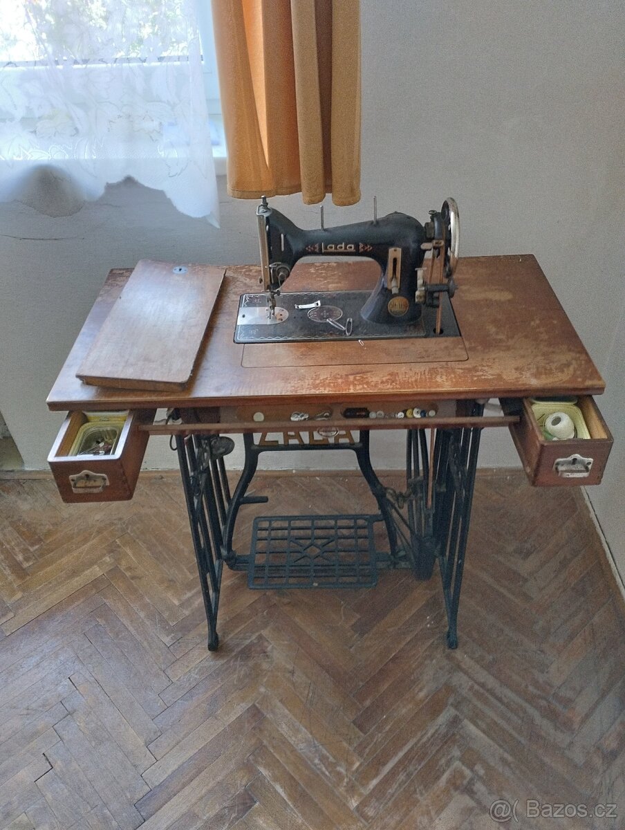 Šicí stroj lada - 2