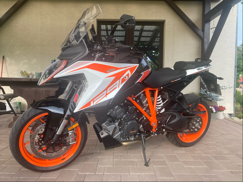 KTM Superduke 1290 GT, 2021, 11200km, TOP stav - 2