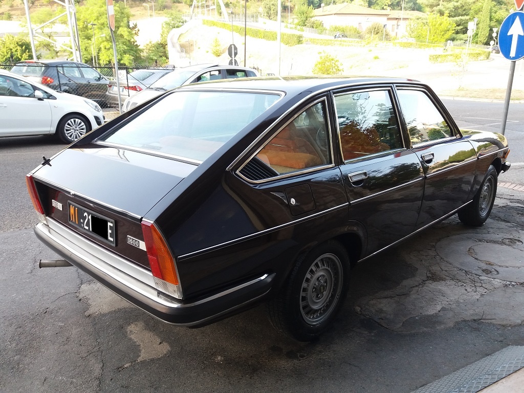 Lancia Beta rv 1981 zadní okno s bausetem - 2