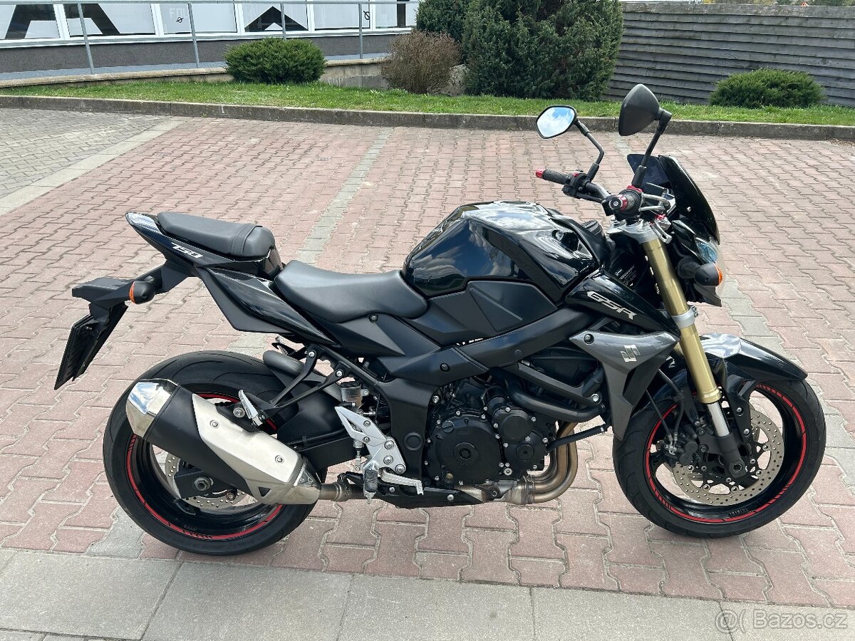 Suzuki GSR 750 2011 - 2