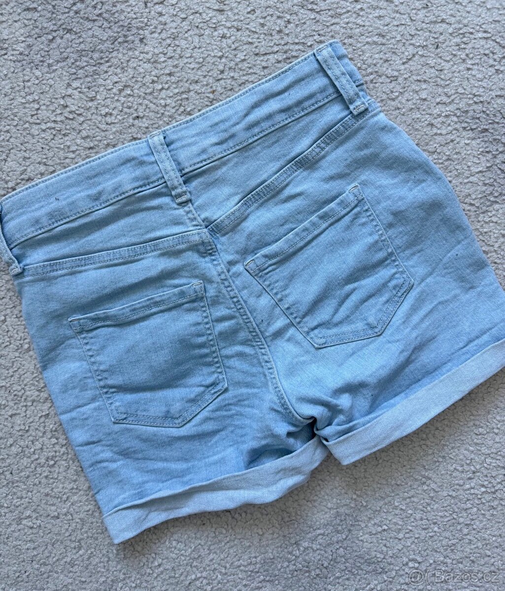 Kraťasy vel. 128, 134, 140 - 2