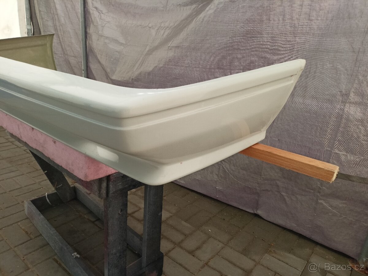 Zadní nárazník BMW e30 M3 - 2