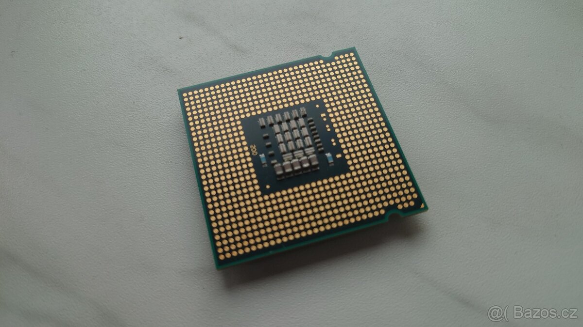 Intel Celeron E3300 2.5 GHZ - 2