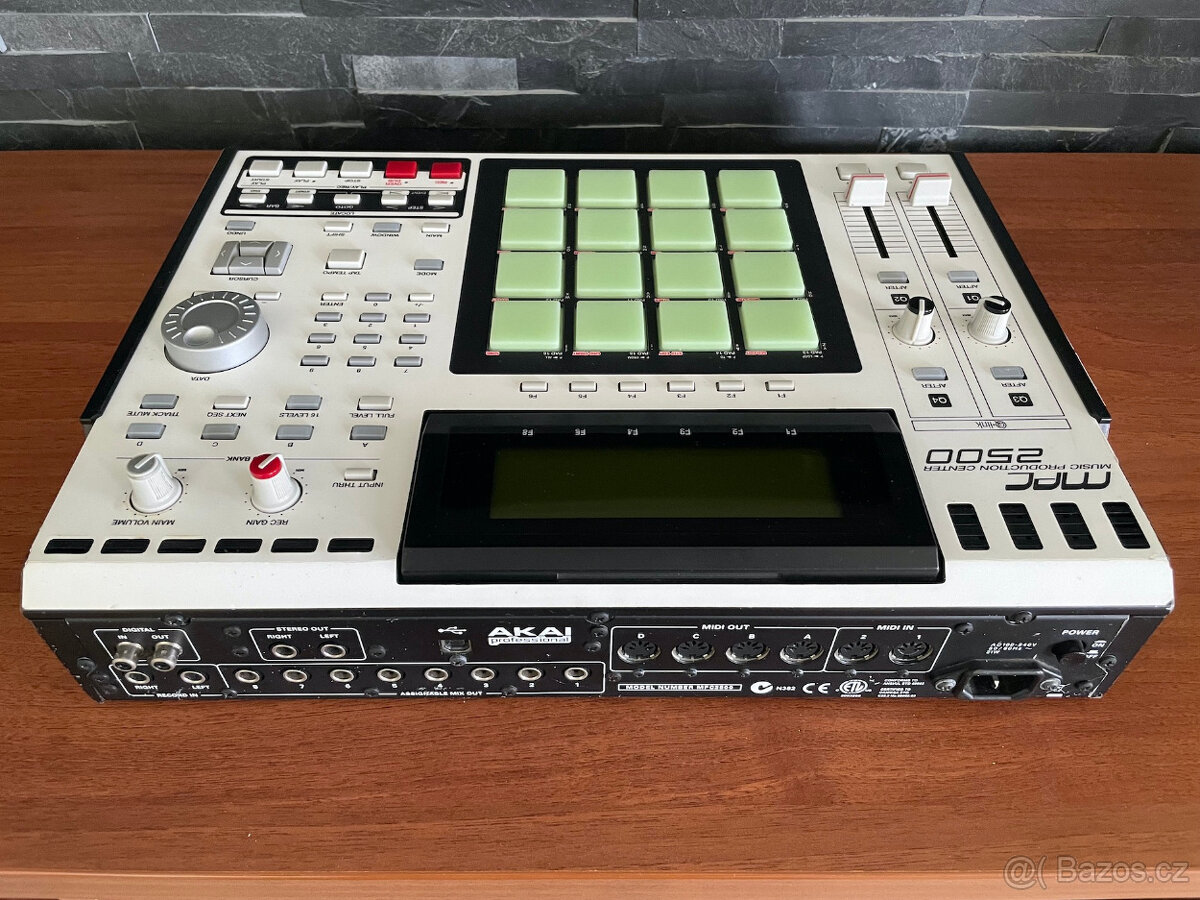 AKAI MPC 2500 - 2