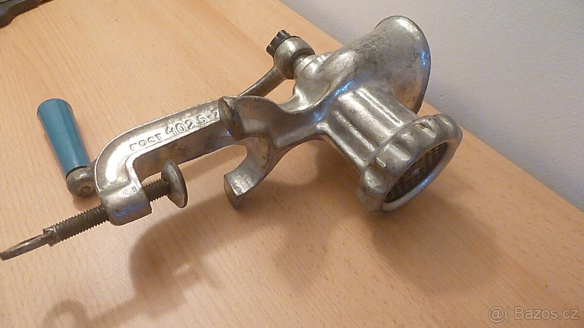 ruční mlýnek na maso - 2